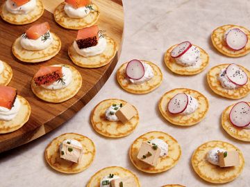 PLATEAU BLINIS FOIE GRAS - SAUMON GRAVELAX - TARTUFATA