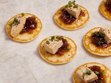 LES BLINIS FOIE GRAS CONFIT OIGNON X24