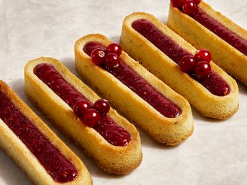 LES FINANCIERS FRAMBOISES X18