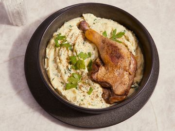 CUISSE DE CANETTE ET PUREE PERSILLEE