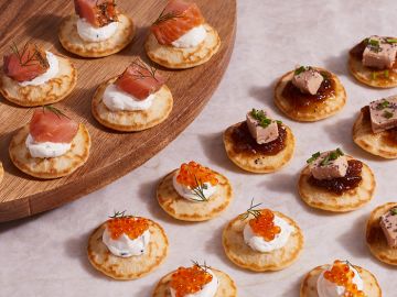 LES BLINIS FOIE GRAS - SAUMON GRAVLAX - TRUITE