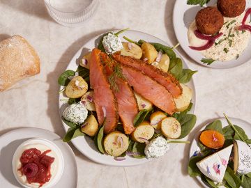 LE SAUMON GRAVLAX GRENAILLES & CREME CITRONNEE